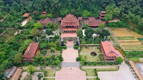 Bai Dinh Pagoda Tour – Dia Tang Phi Lai Tu – Cay Thi Pagoda 1 day