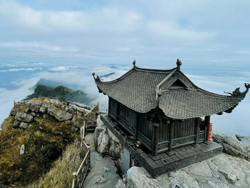 Ha Long - Yen Tu 2 day 1 night tour