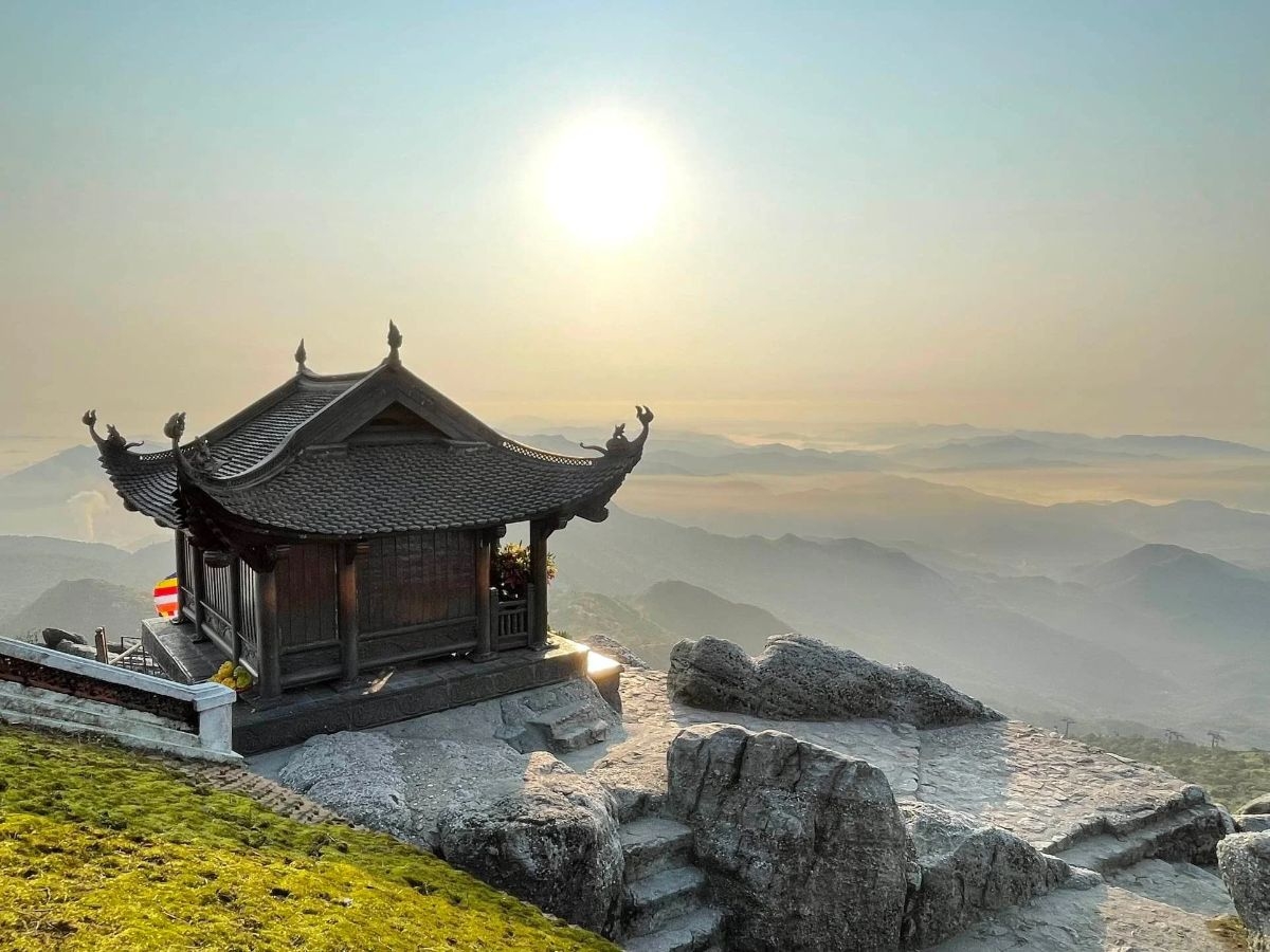 Ha Long - Yen Tu 2 day 1 night tour