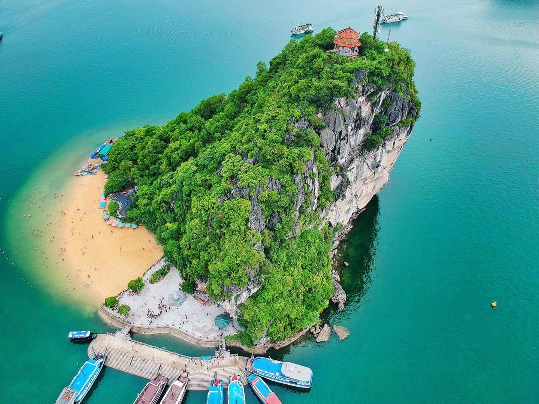 Ha Long Otis Cruise Tour 2 Days 1 Night
